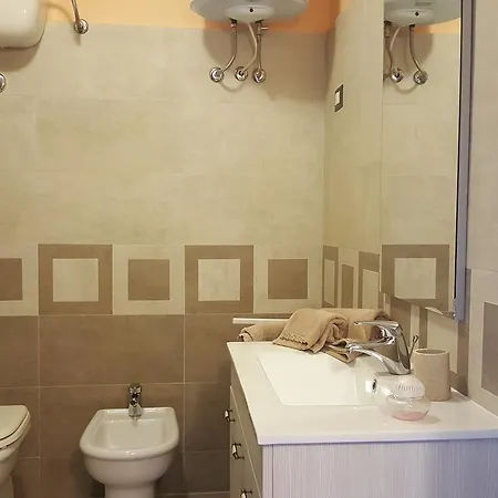 Casa Fronte Mare Apartment *