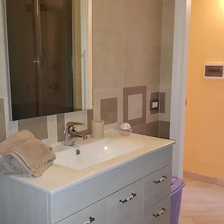 Casa Fronte Mare Apartment *